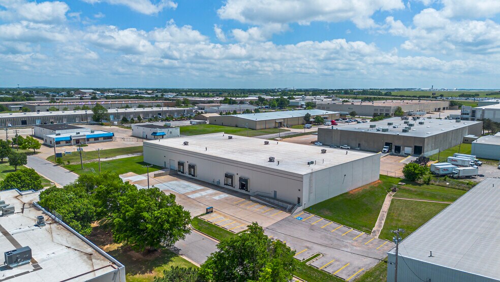 More Photos Of 5400 SW 33rd St, Oklahoma City Warehouse For Lease