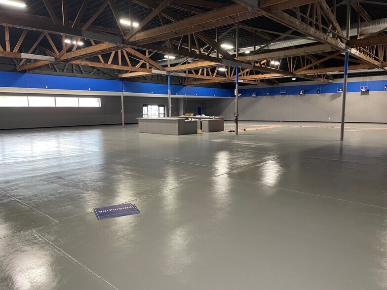 More Photos Of 830 28th St SW, Grand Rapids Freestanding For Lease