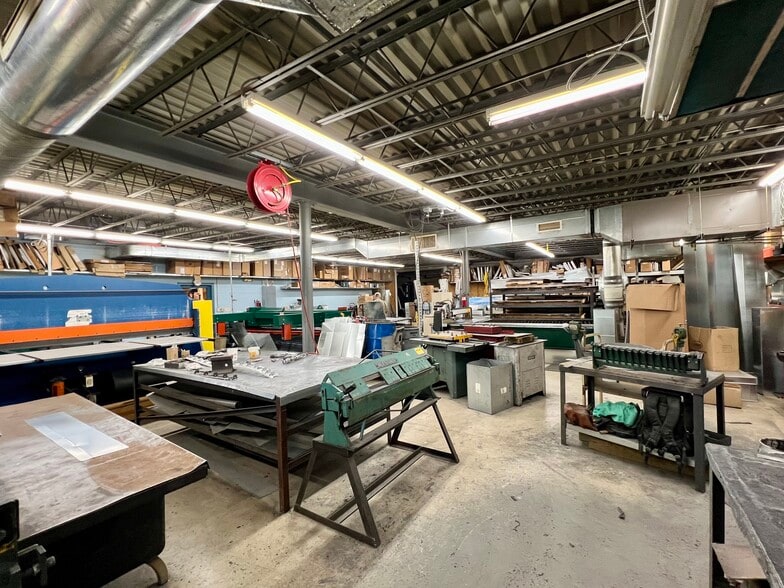 More Photos Of 1303 Avondale Rd, New Windsor Warehouse For Sale
