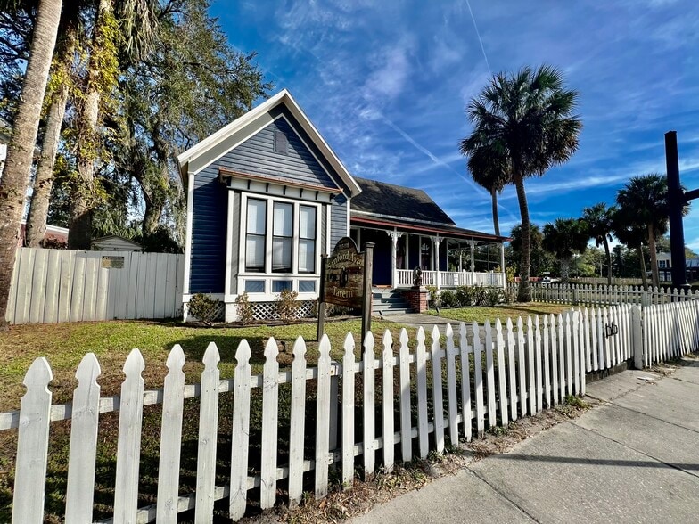 More Photos Of 117 S French Ave, Sanford Restaurant For Lease