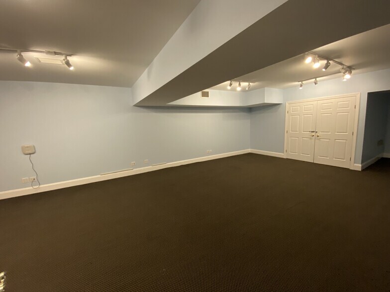 More Photos Of 1865 Old Hudson Rd, Saint Paul Office For Lease