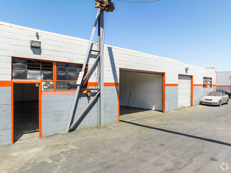 More Photos Of 115-123 E Gardena Blvd, Gardena Service For Lease