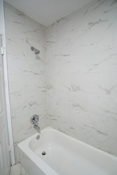 More Photos Of 932 Walnut Ave, Long Beach Specialty For Sale