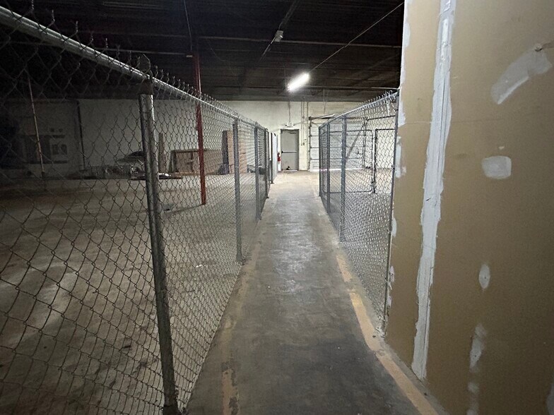 More Photos Of 3215 W Oak St, Palestine Medical For Lease