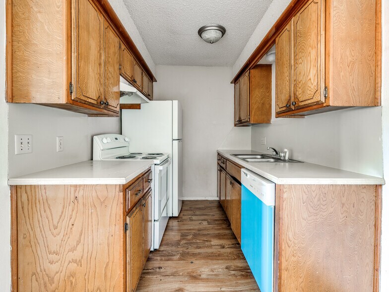 More Photos Of 6401 NW Oak Ave, Lawton Apartments For Sale