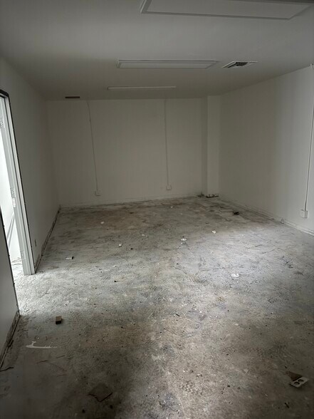 More Photos Of 16312 Garfield Ave, Paramount Warehouse For Lease