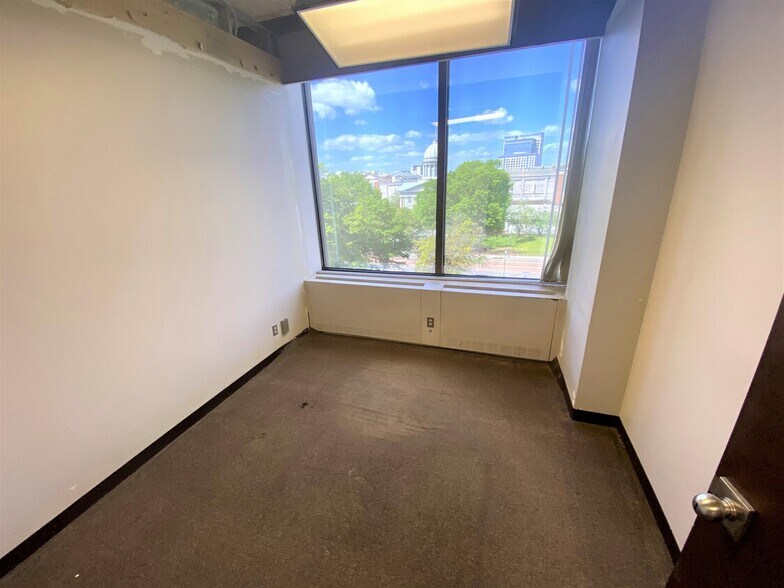 More Photos Of 500 E Main St, Norfolk Office Residential For Lease