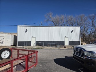 More Photos Of 1813 N Harrison St, Shawnee Flex For Lease