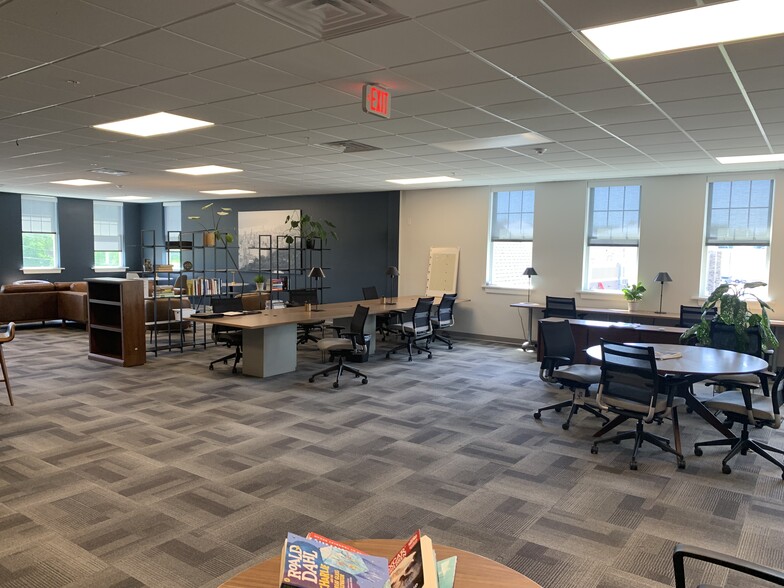 More Photos Of 16 N Greenbush Rd, Troy Freestanding For Lease