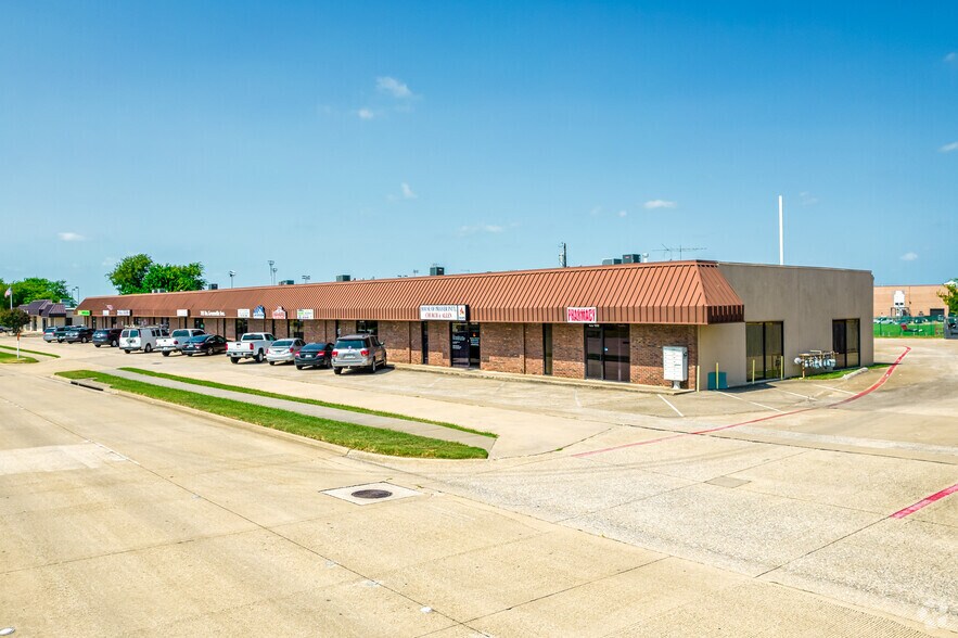 More Photos Of 705 N Greenville Ave, Allen Light Manufacturing For Lease