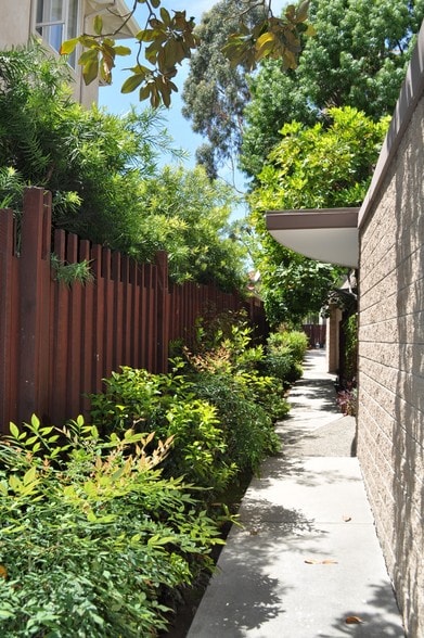 More Photos Of 181 N Oak Knoll Ave, Pasadena Office For Lease