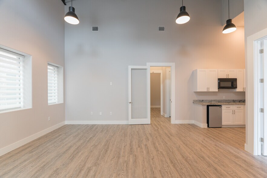 More Photos Of 350 Nursery Rd, Spring Medical For Lease