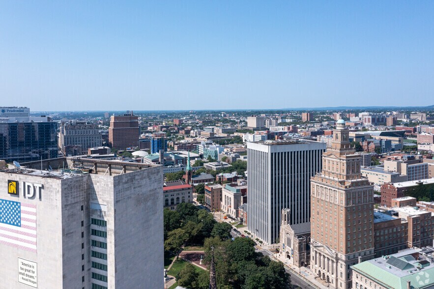 More Photos Of 33 Washington St, Newark Office For Lease