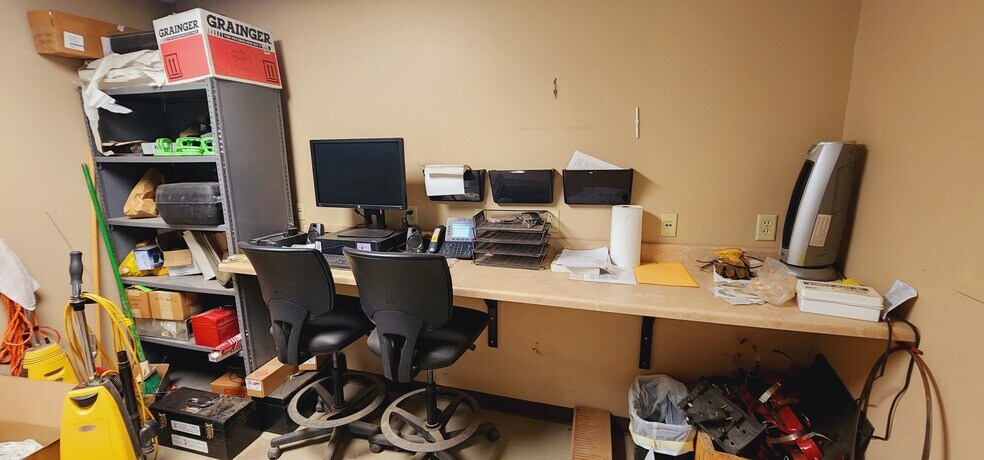 More Photos Of 860 35th Ave E, Dickinson Warehouse For Sale