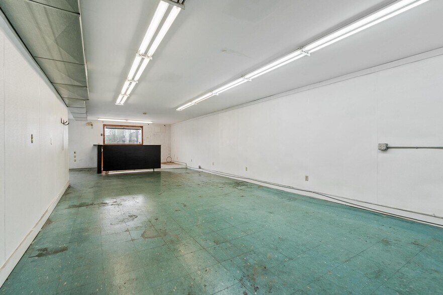 More Photos Of 181 Main St. Unit B St, Orange General Retail For Lease