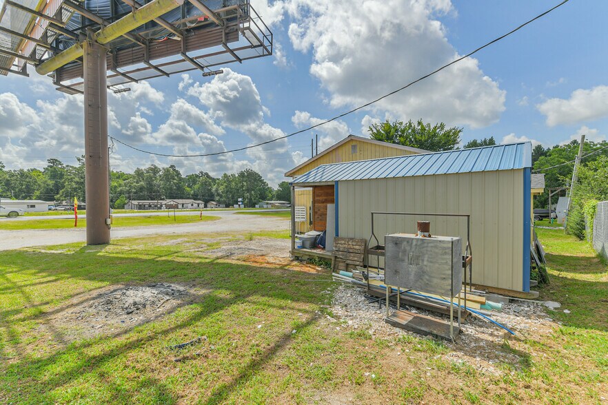 More Photos Of 6736 US Highway 59 S, Goodrich Freestanding For Sale