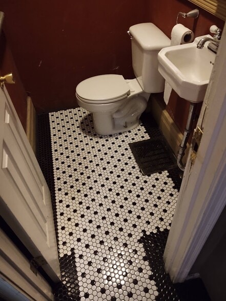 More Photos Of 313 Fairfield Ave, Bellevue Storefront Retail Residential For Sale