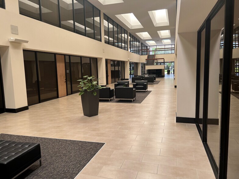 More Photos Of 16350 Park Ten Place Dr, Houston Office For Lease
