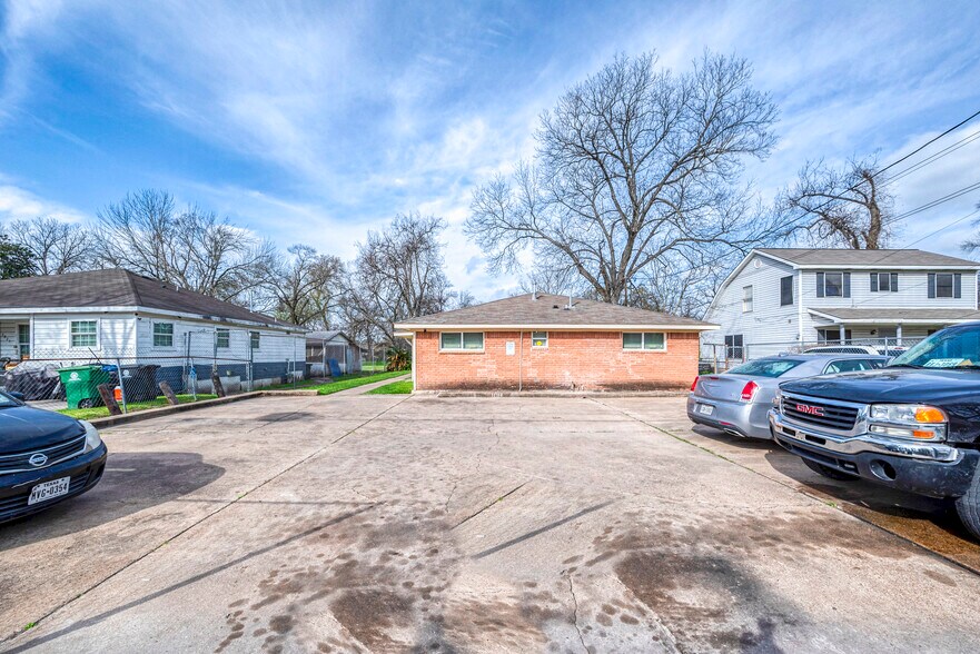 More Photos Of 4905 Kashmere St, Houston Apartments For Sale
