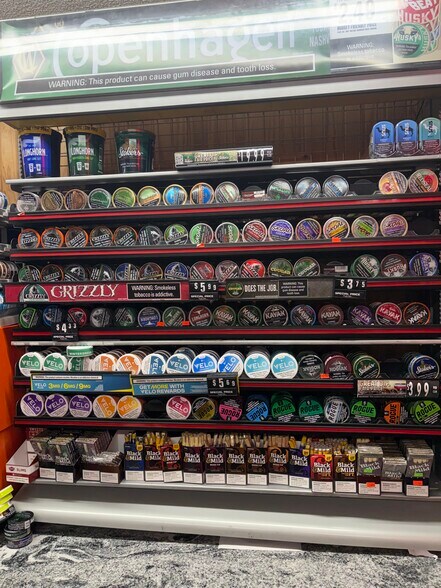 More Photos Of 508 E Poplar St, Harrisburg General Retail For Sale