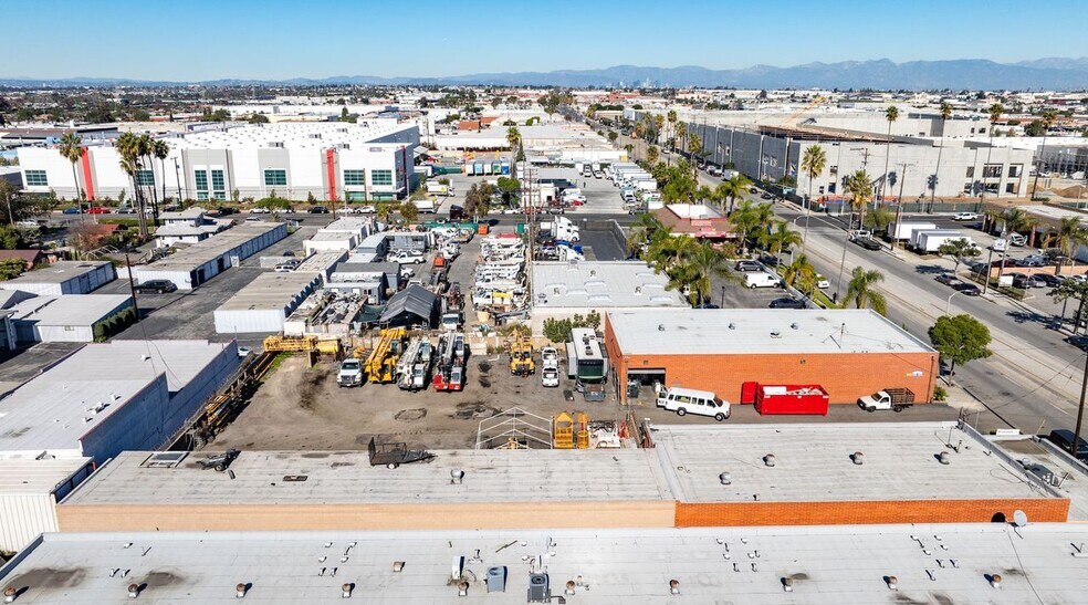 More Photos Of 16531-16539 S Broadway St, Gardena Warehouse For Sale
