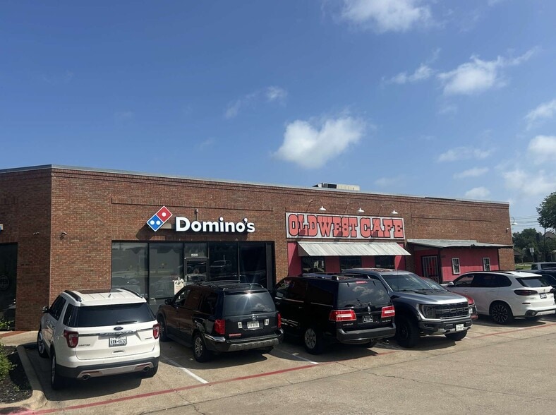 More Photos Of 600 W Northwest Hwy, Grapevine General Retail For Lease