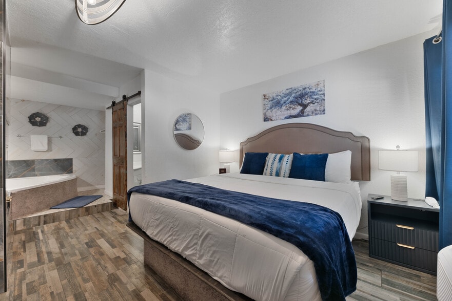 More Photos Of 4548 N State Route 89A, Sedona Hotel For Sale
