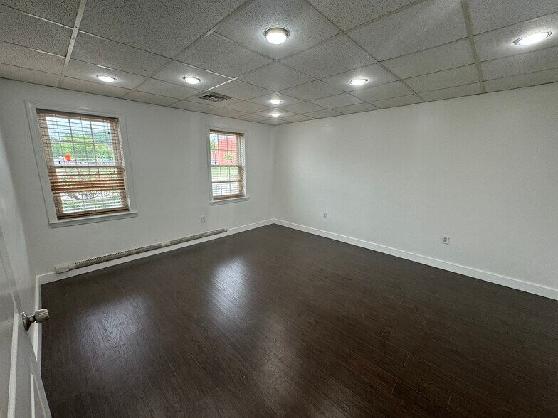 More Photos Of 3231-3233 Superior Ln, Bowie Medical For Lease