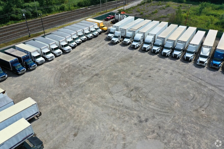 More Photos Of 6001 Kennedy Ave, Hammond Truck Terminal For Sale