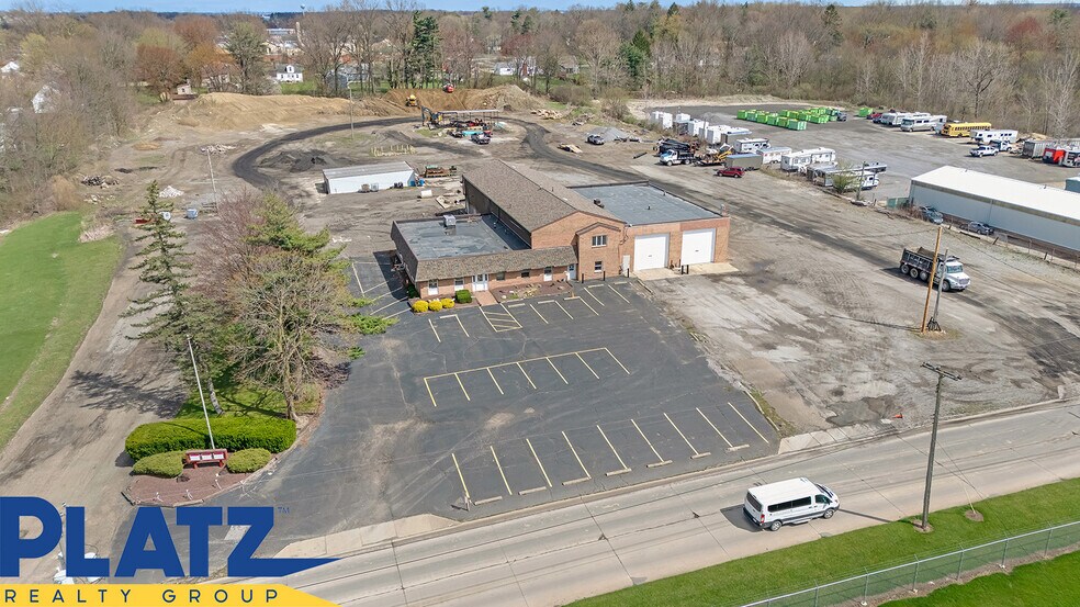 More Photos Of 61 Railroad St, Canfield Office For Sale