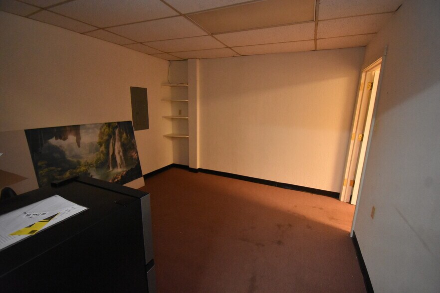 More Photos Of 800 Main St, Hellertown Office For Lease