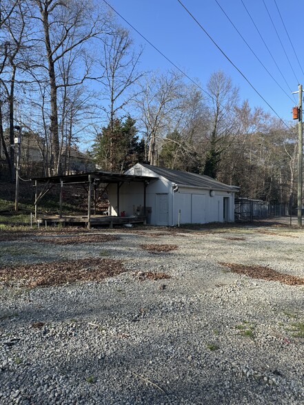 More Photos Of 2735 Huff Dr, Lawrenceville Warehouse For Lease