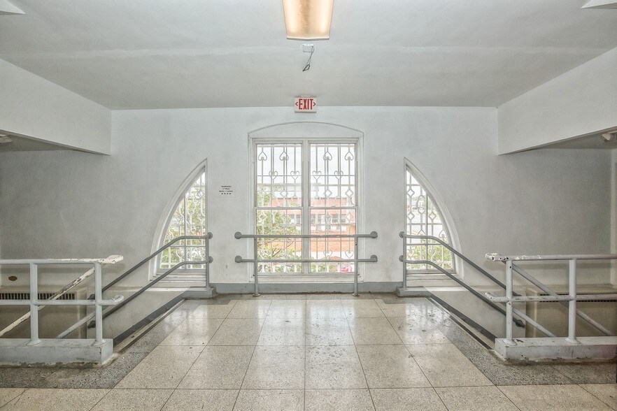 More Photos Of 1017 N 9th St, Kansas City Office For Lease