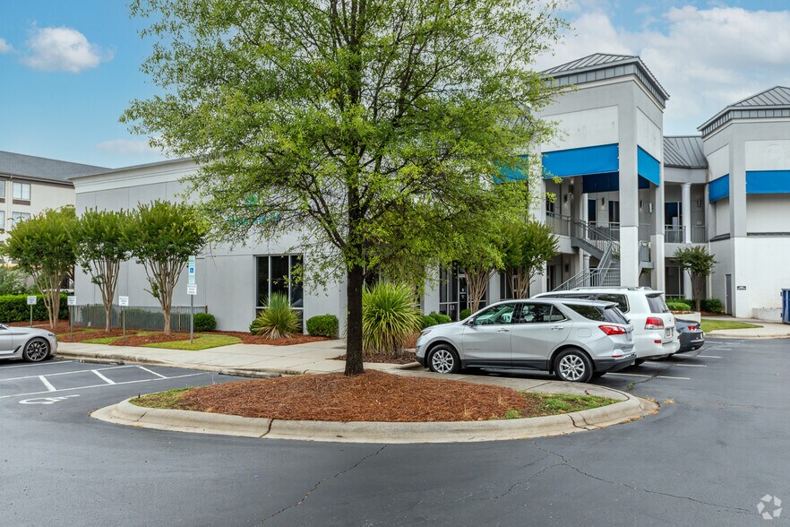 More Photos Of 7752-7756 Gateway Ln, Concord Medical For Lease