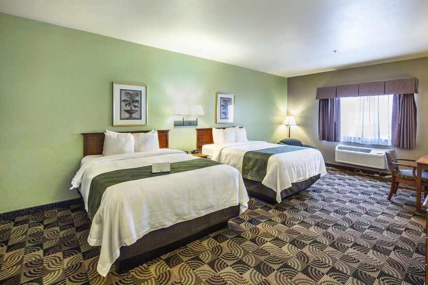 More Photos Of 120 Lindsey Dr, Hannibal Hotel For Sale