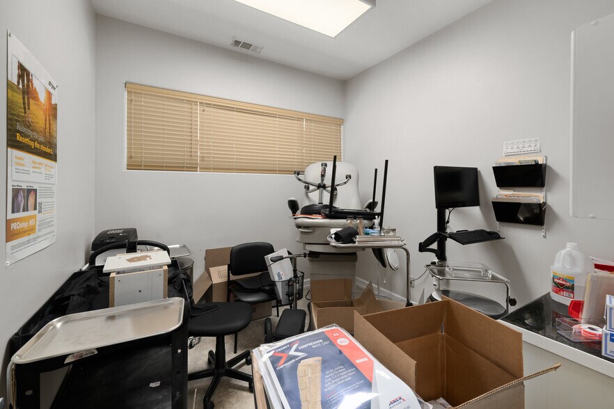 More Photos Of 71-75 N Main St, Templeton Office For Lease