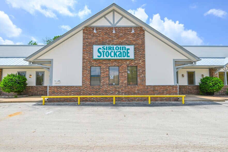 More Photos Of 2508 W 7th Ave, Corsicana Restaurant For Lease