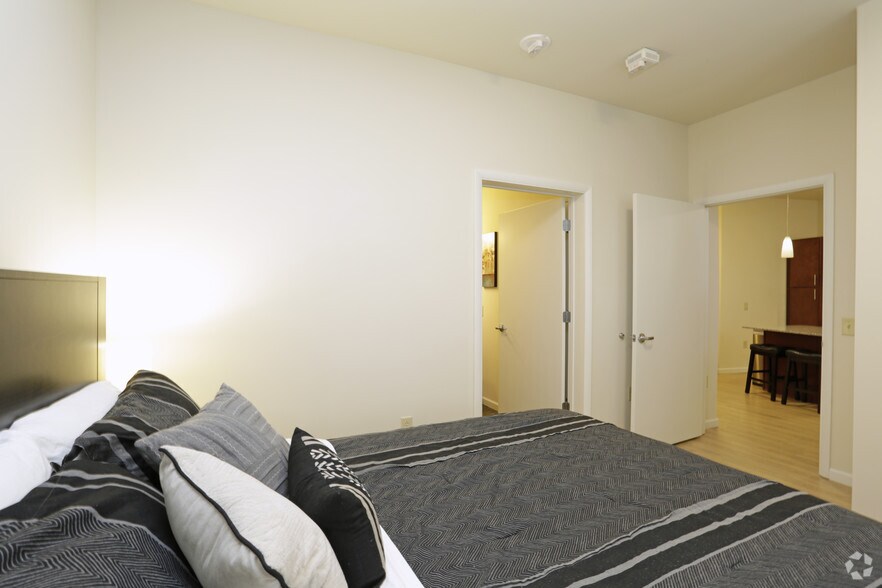 More Photos Of 121 S Highland Ave, Pittsburgh Apartments For Lease