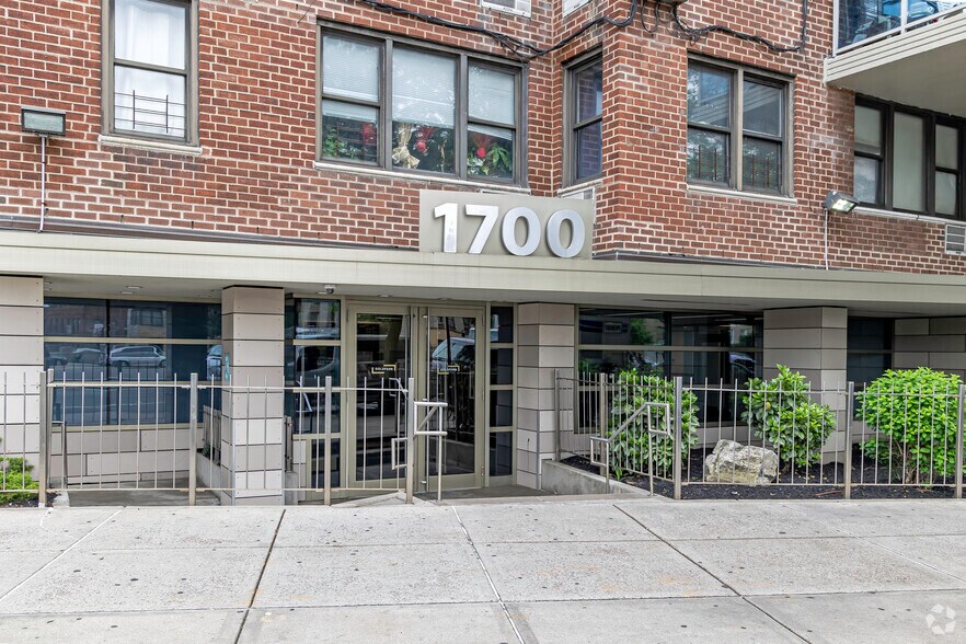 More Photos Of 1700 Grand Concourse, Bronx Apartments For Lease