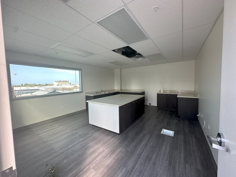 More Photos Of 835 Kawaiahao St, Honolulu Self Storage For Lease