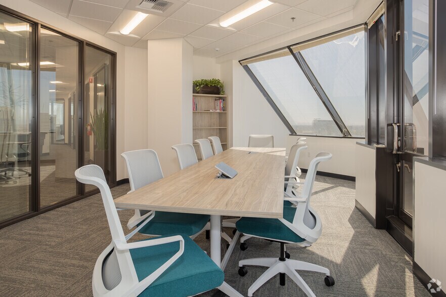More Photos Of 801 K St, Sacramento Office For Lease