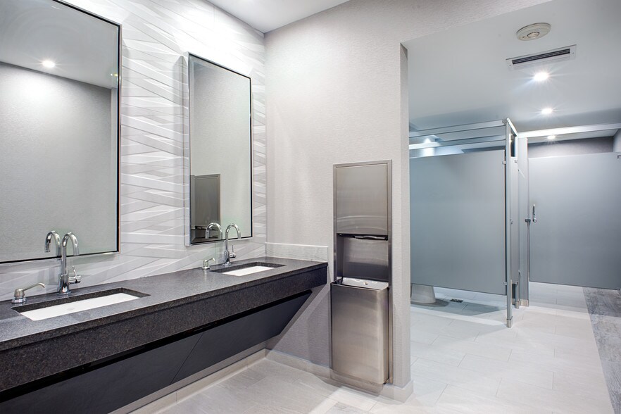 More Photos Of 2201 N Central Expy, Richardson Office For Sale