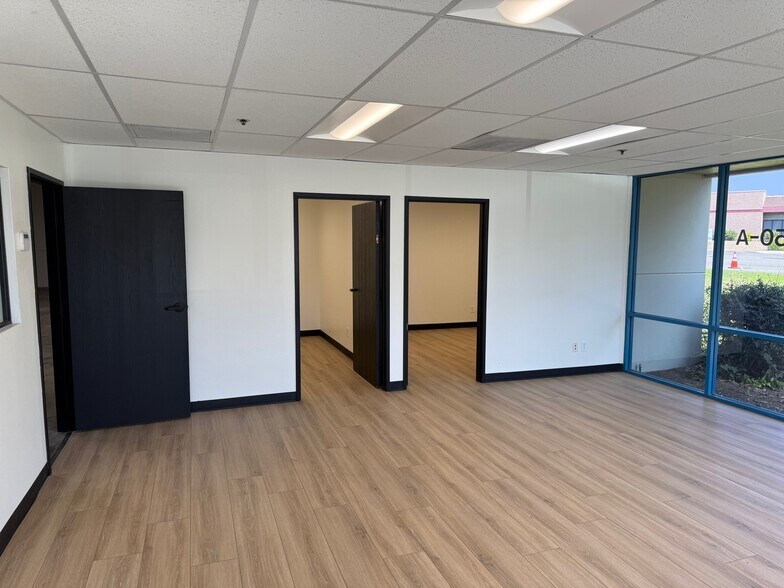 More Photos Of 4450 Dupont Ct, Ventura Manufacturing For Lease