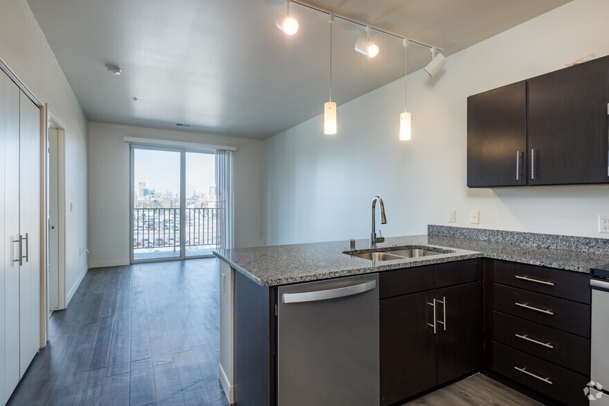 More Photos Of 1320 S 1st St, Milwaukee Apartments For Lease