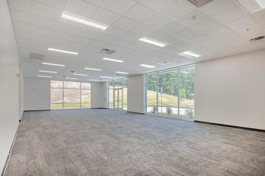 More Photos Of 540 Canterbury Rd, Kings Mountain Manufacturing For Lease