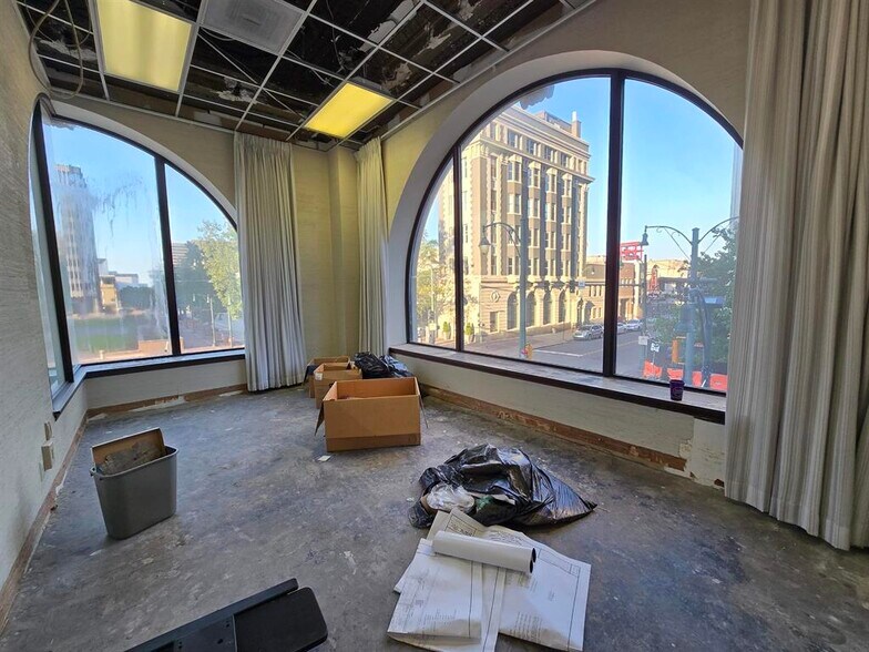 More Photos Of 109 N Main St, Memphis Apartments For Lease