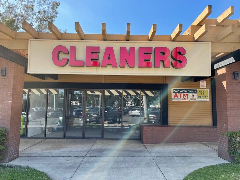 More Photos Of 80-160 W Foothill Blvd, Upland Unknown For Lease
