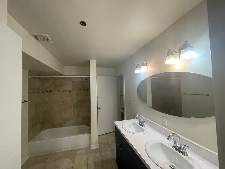 More Photos Of 874 Washington Blvd, Baltimore Apartments For Sale