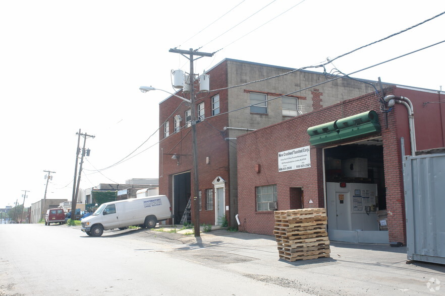 Primary Photo Of 625 Pennsylvania Ave, Linden Manufacturing For Sale