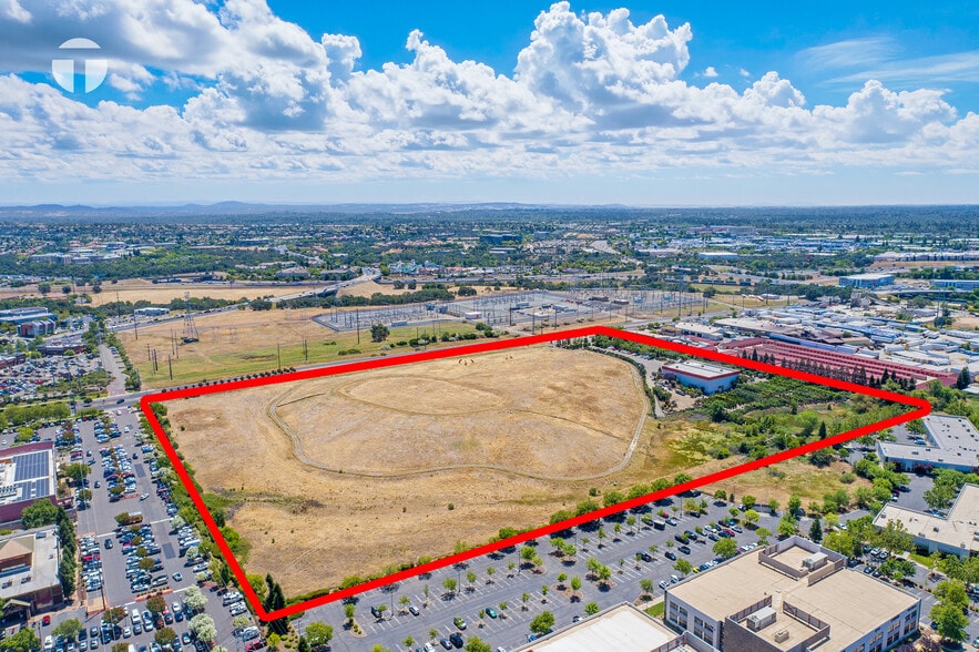 More Photos Of 901-903 Galleria Blvd, Roseville General Retail For Lease